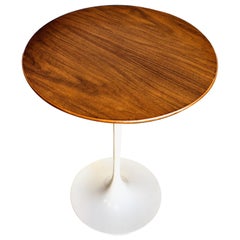 Retro Figured Walnut Saarinen Tulip Side Table for Knoll International, Early 1960s