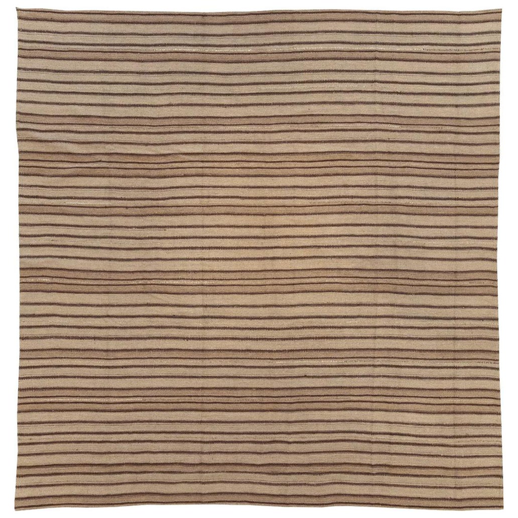 Tappeto turco a trama piatta Kilim quadrato della metà del 20° secolo, fatto a mano, per una stanza