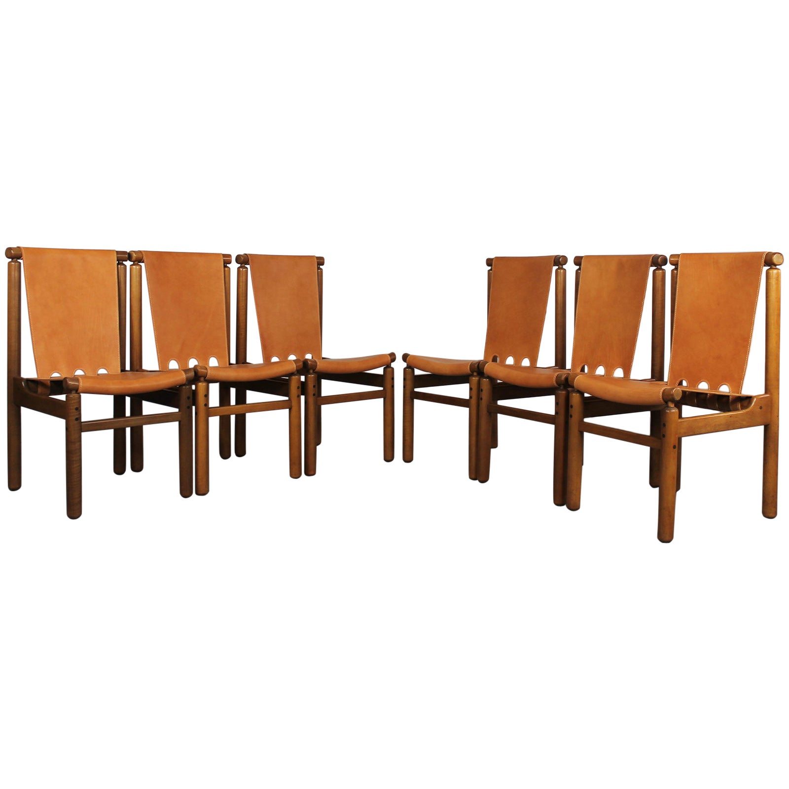 Ilmari Tapiovaara Ensemble de six chaises de salle à manger en cuir par Permanente Mobili Cantù