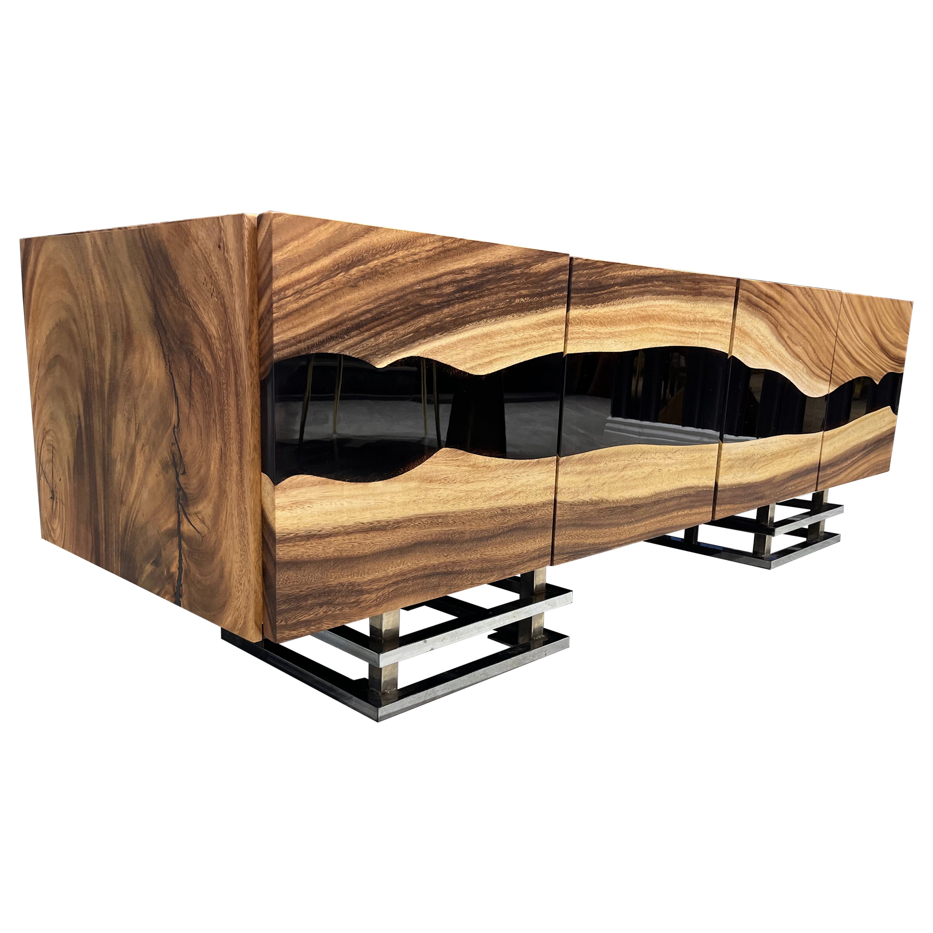 Maßgefertigtes Sideboard aus Epoxidharz mit tropischem Suarholz im Angebot