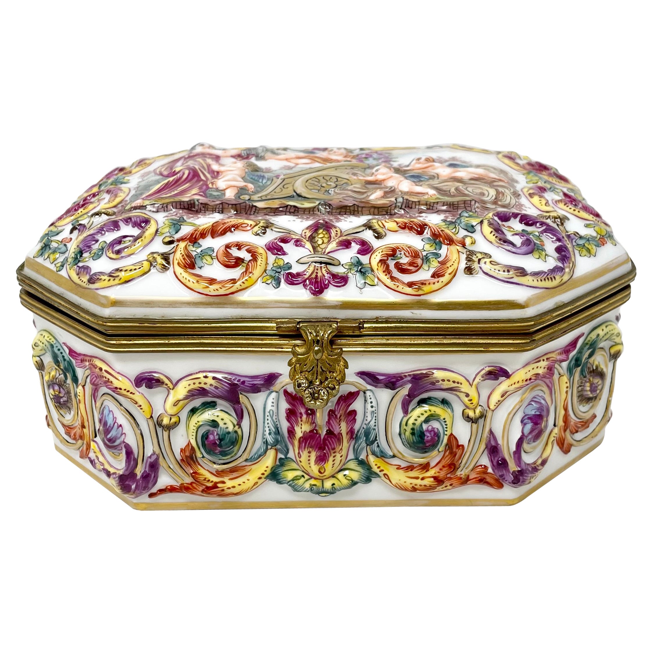 Antique Italian Capo di Monte Porcelain Hand-Painted Jewel Box, Circa 1900's For Sale