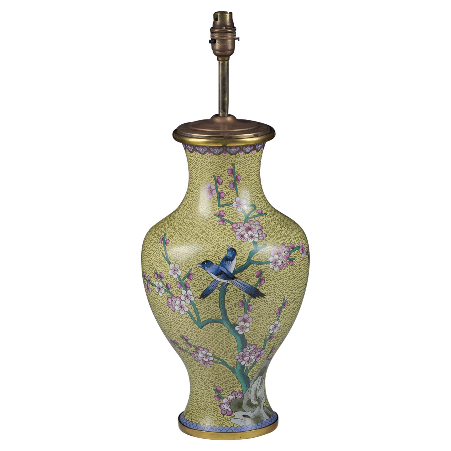 Grand vase à pie cloisonné jaune du 20e siècle en guise de lampe en vente