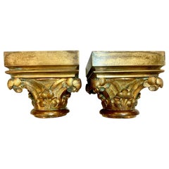 Paar Kapitelle aus Goldbronze im neoklassischen Stil