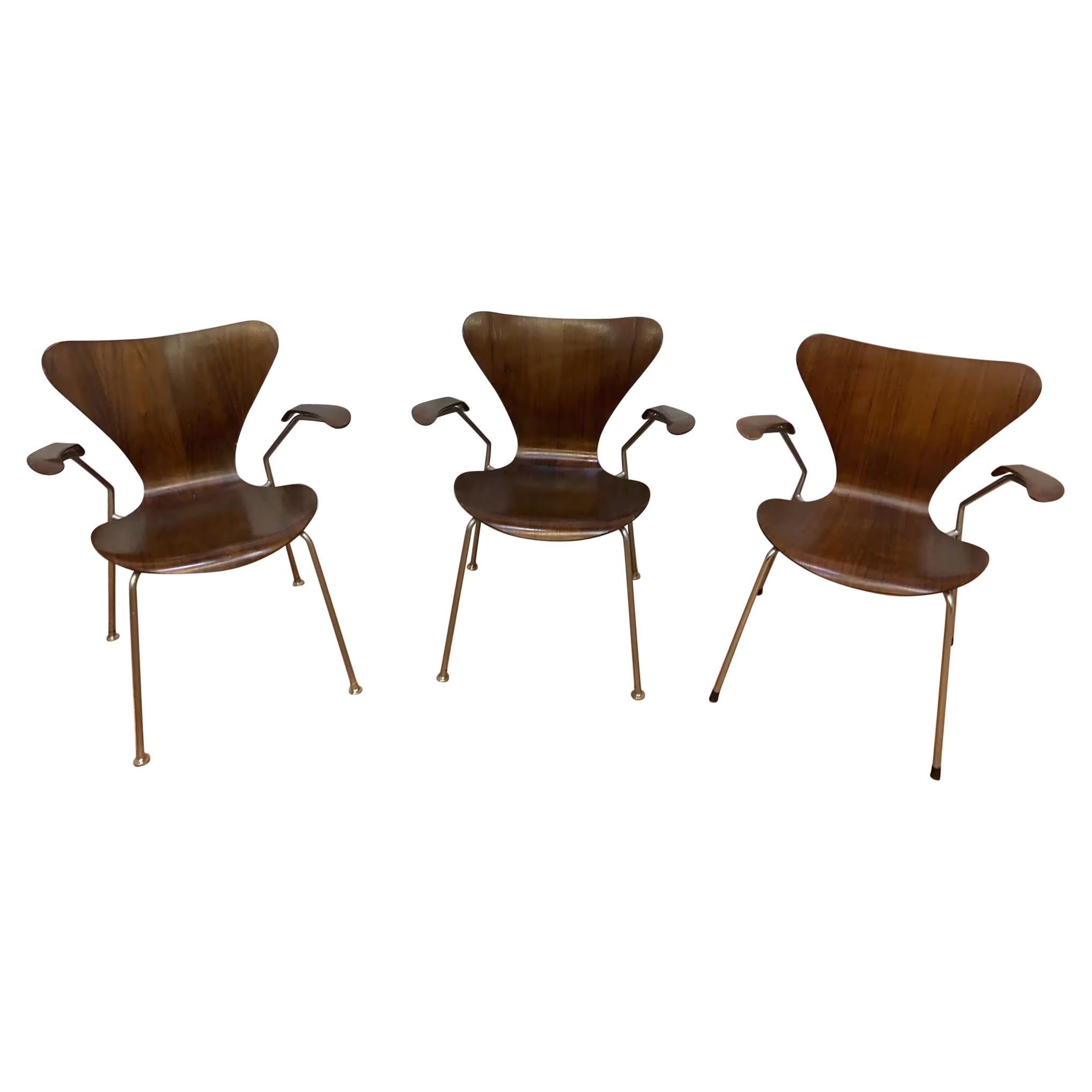 Série 7 fauteuils papillon en teck d'Arne Jacobsen pour Fritz Hansen - Lot de 3