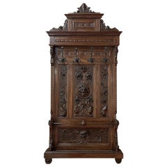 19th Century Grand Italian Renaissance Walnut Hall Tree