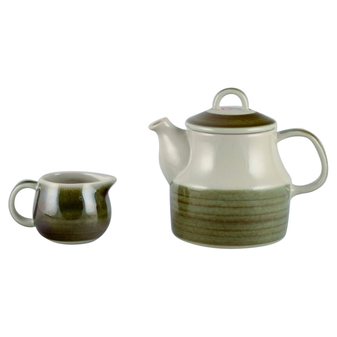 Marianne Westman for Rörstrand. "Maya", a teapot and creamer. 