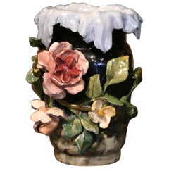 Französische bemalte Barbotine-Blumenvase aus Fayence aus Montigny S/ Loing, 19. Jahrhundert