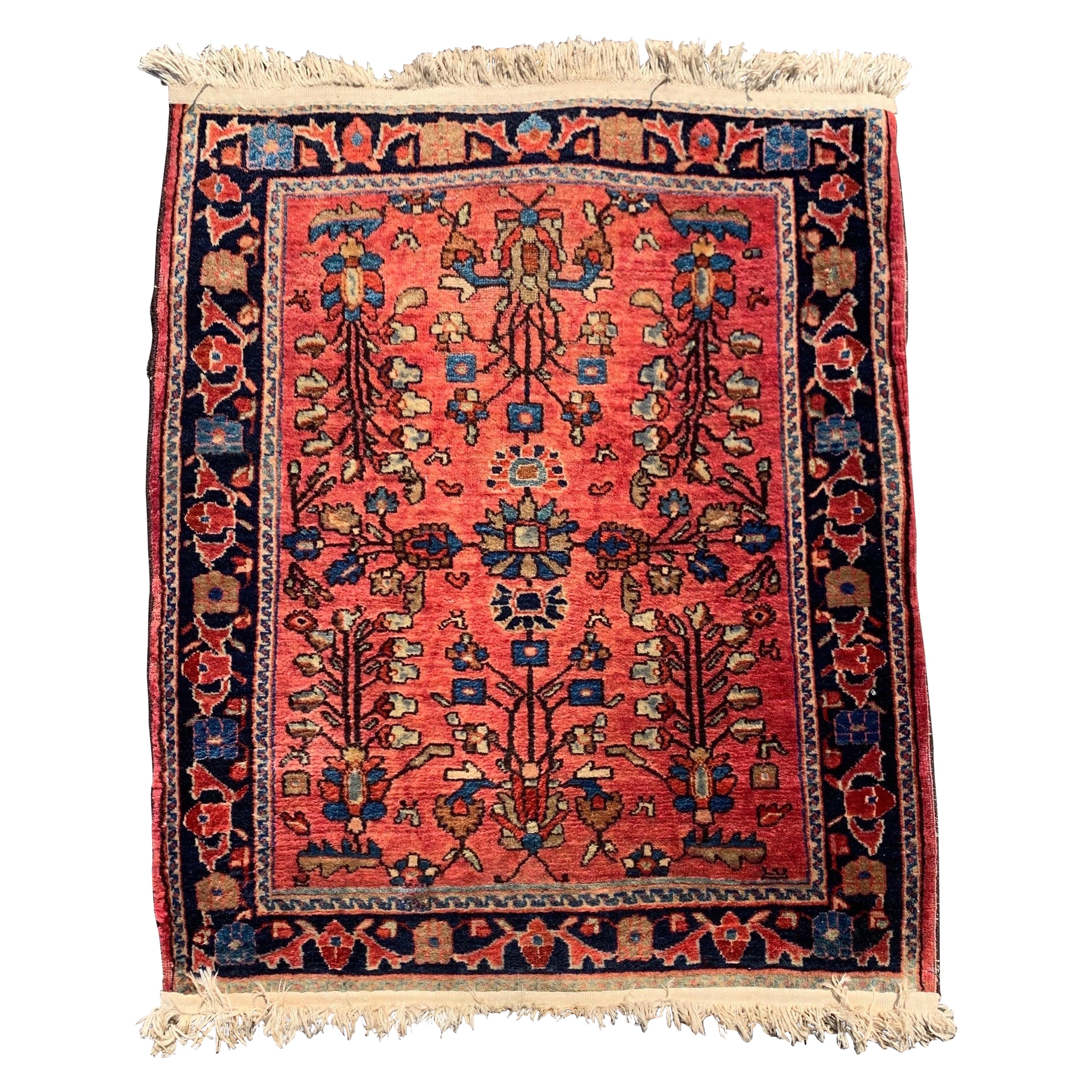 Petit tapis persan ancien Sarouk rose, vers 1900 en vente