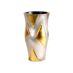 Cristal Benito, triangle, vase en cristal taillé à la main, France, 2023