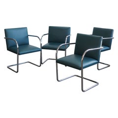 Quatre fauteuils tubulaires BRNO de Mies van der Rohe Knoll en cuir sarcelle