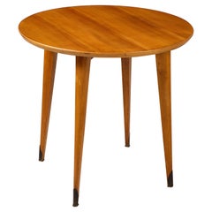 Table d'appoint circulaire française des années 1940 avec sabot en laiton