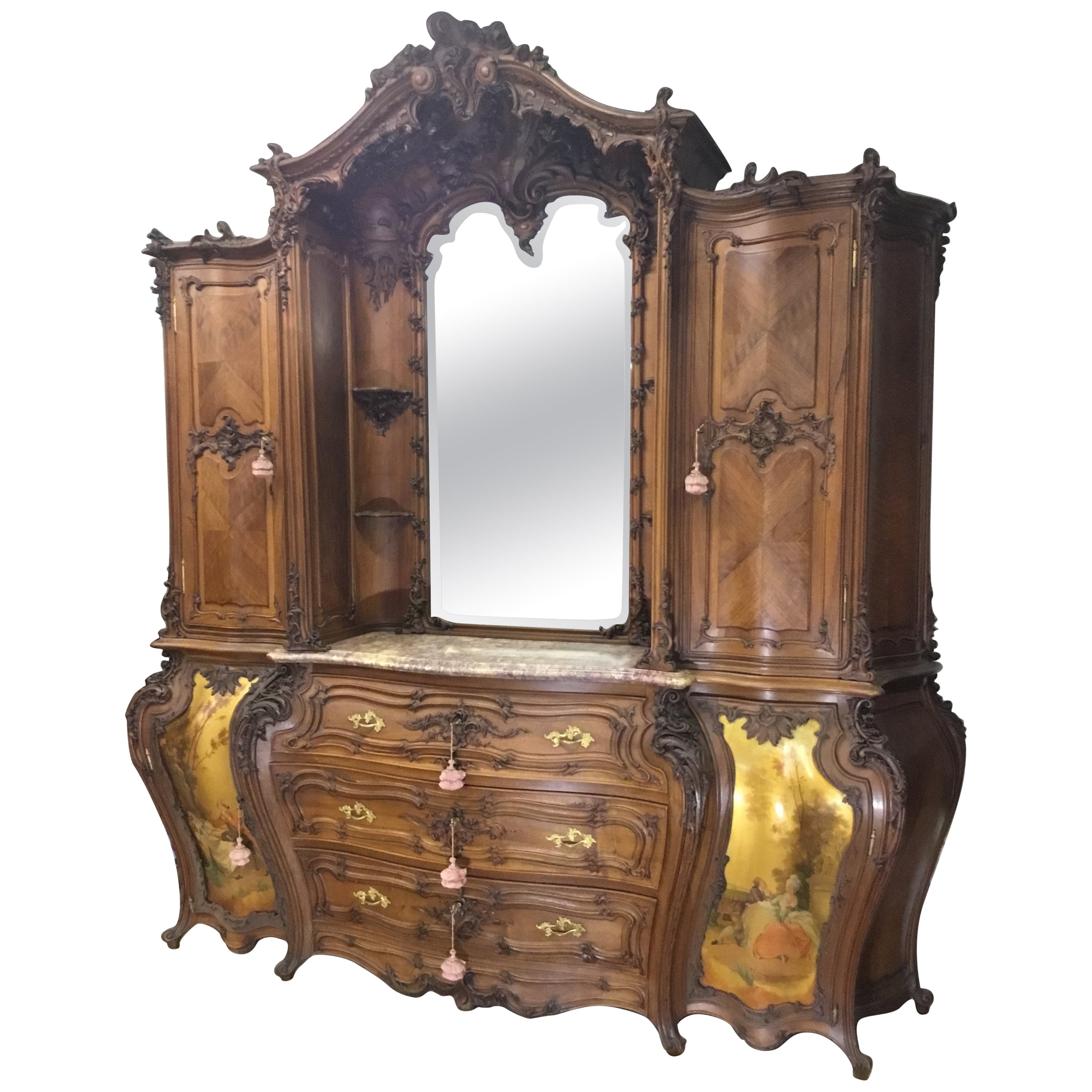 Exquisite Louis XV.-Sideboard aus handgeschnitztem Nussbaum und Marmor aus dem späten 19. Jahrhundert 