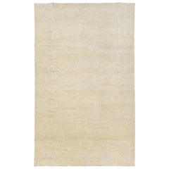 Alfombra moderna hecha a mano de lana beige estilo Khotan con motivos allover