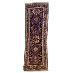 Tapis de couloir persan ancien bleu nord-ouest avec motif tribal