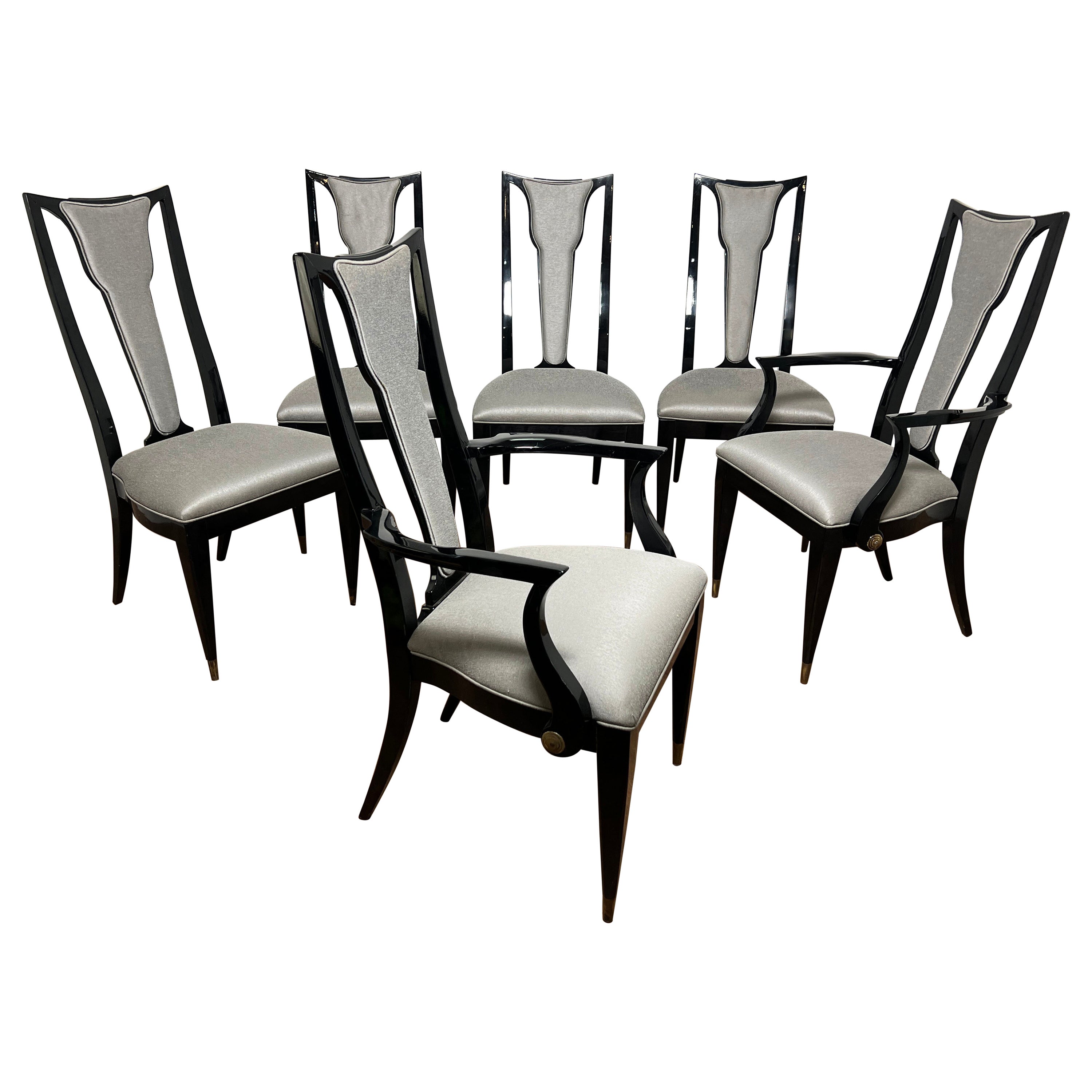 Satz von sechs Esszimmerstühlen im modernen italienischen Stil von Ryan Korban Interior im Angebot
