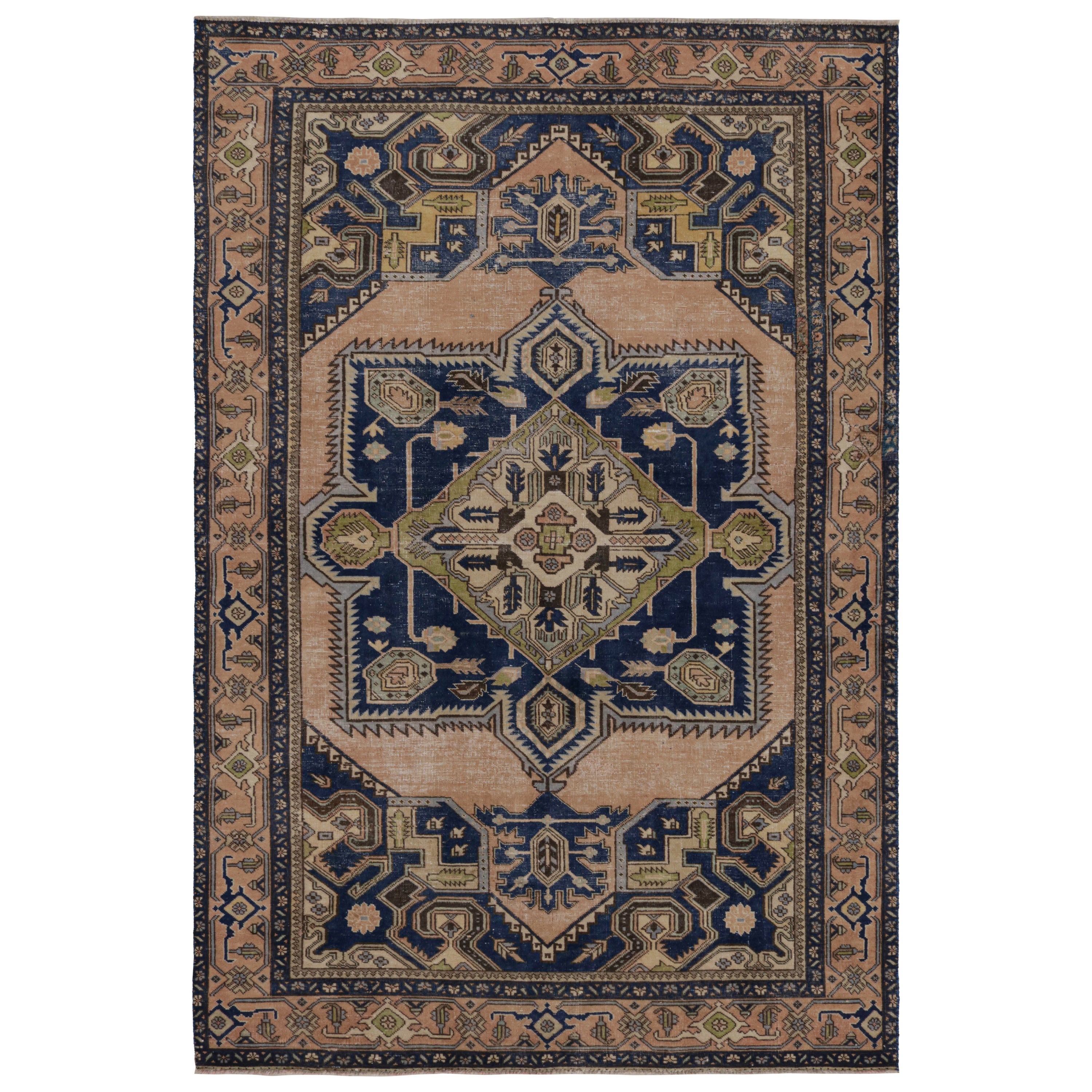 Geometrischer Teppich in Beige-Braun und Blau von Rug & Kilim, Vintage Tabriz im Angebot