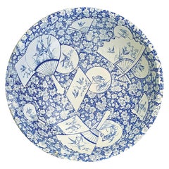 Antike blau-weiße Steingutschale Kirschblütenblatt Japonismus Dekoration aus Steingut  