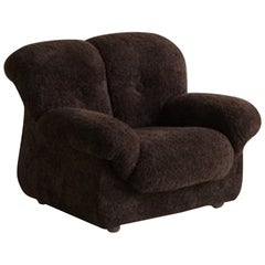 Oversized Italian Lounge Chair in Brown Teddy Fabric With Button Tufts