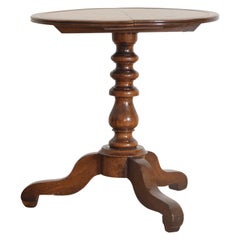 French Louis Philippe Turned Light Walnut Center Table, 2nd quarter 19th century