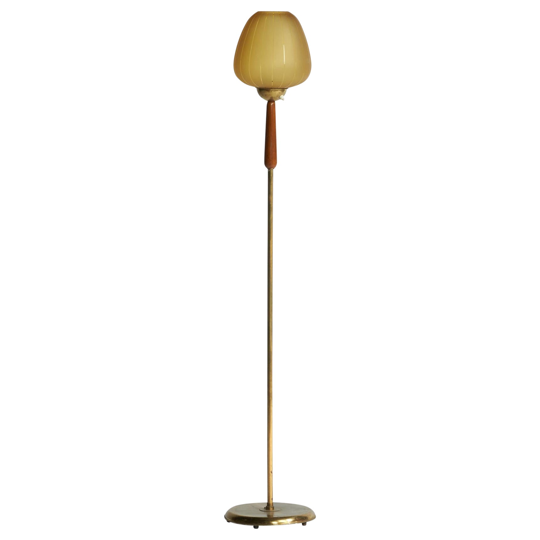 Lampadaire de designer suédois, laiton, teck, verre, Suède, années 1950