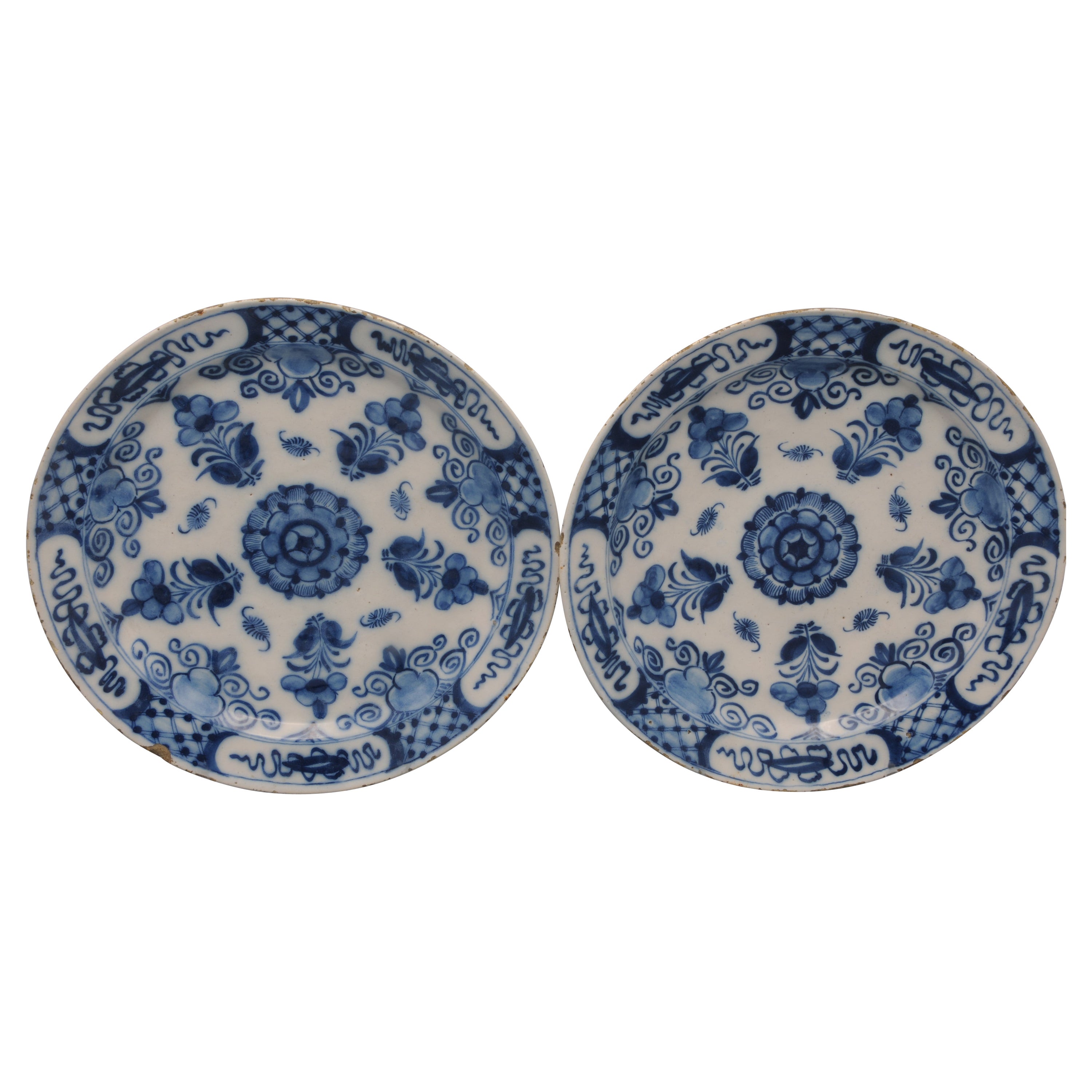 Dutch Delft - Pair of plates For Sale