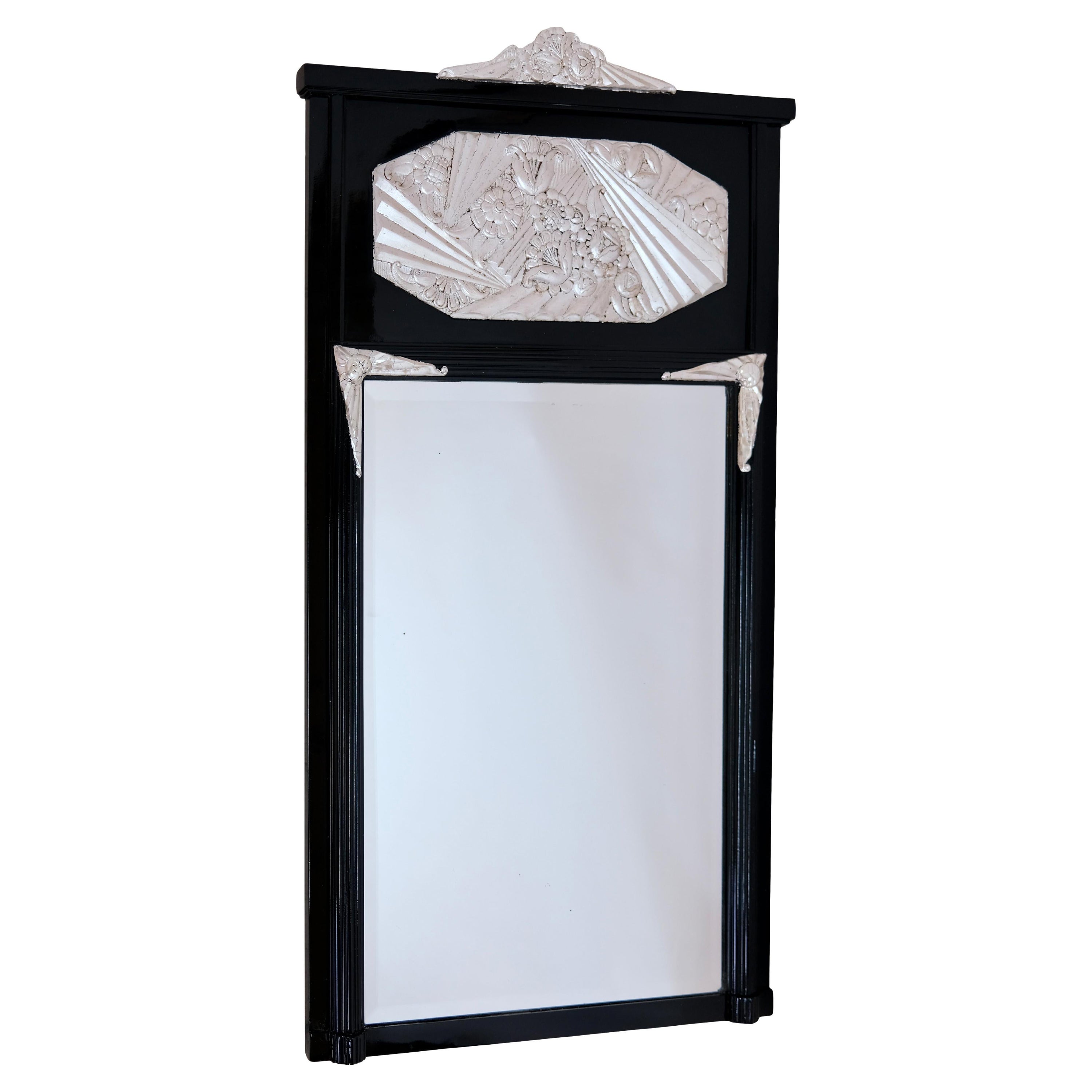 1930's Art Deco Wall Mirror in Black Lacquer with Silvered Art Deco Pattern
