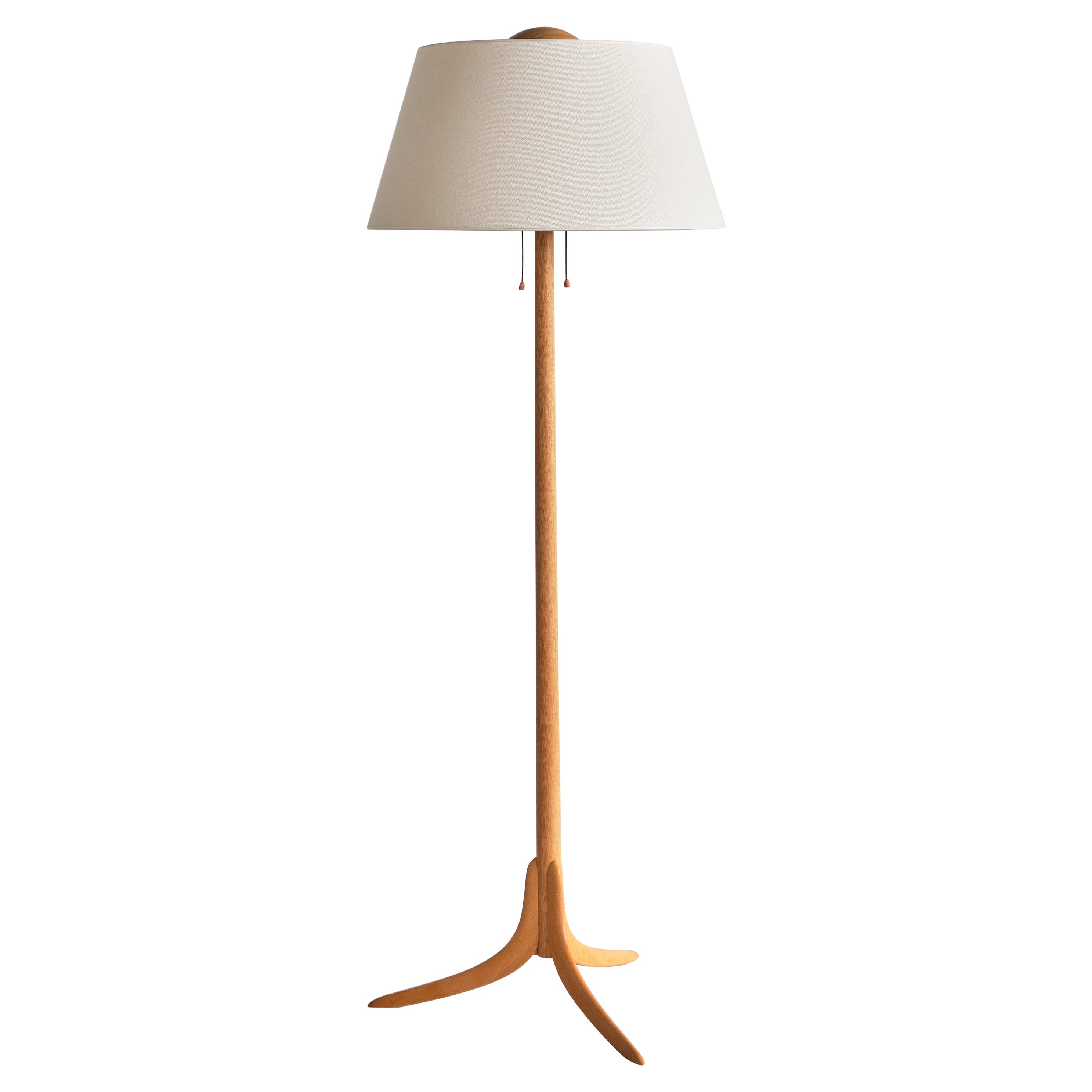 Swedish Modern Three Legged Floor Lamp in Oak, Svensk Hemslöjd, 1950s For Sale