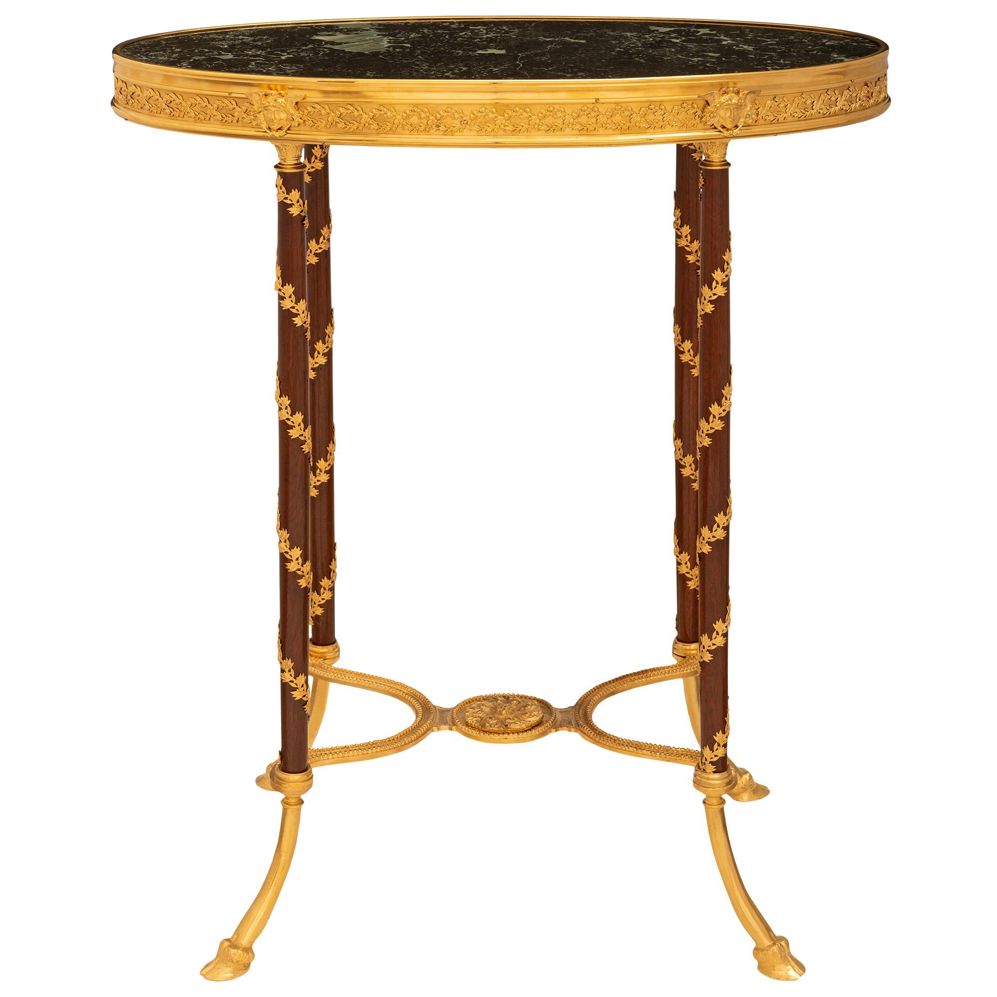 Französischer Louis-XVI-Tisch aus Goldbronze, Mahagoni und Marmor aus dem 19. Jahrhundert