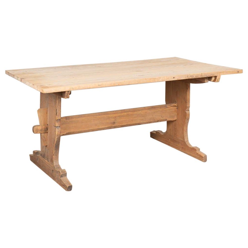 Table de ferme en pin suédois Table à manger, vers 1820-40 en vente