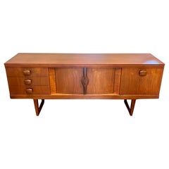 Vintage A mid century modern sideboard in teak by Stonehill, circa 1960s