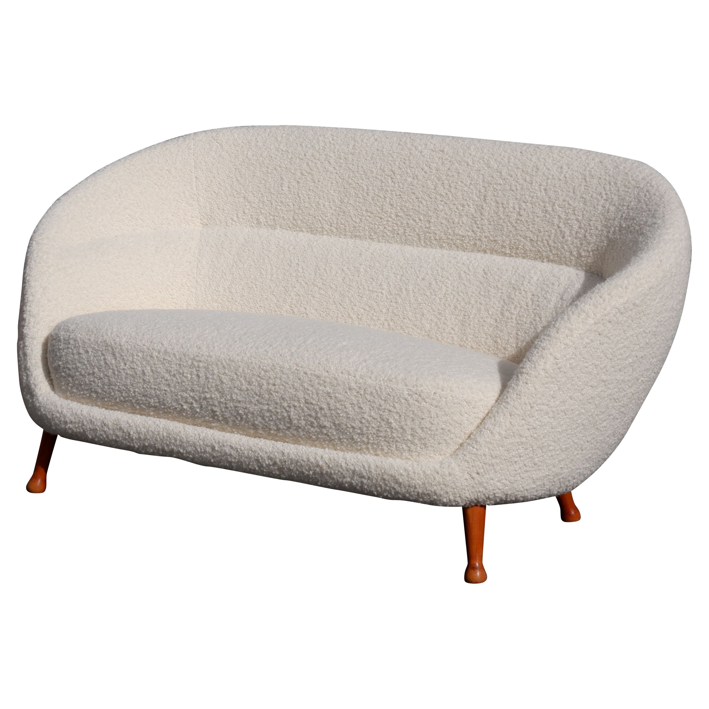 Arne Norell curvy Soffa Produced by Westbergs Möbler, Sweden, circa 1960 For Sale