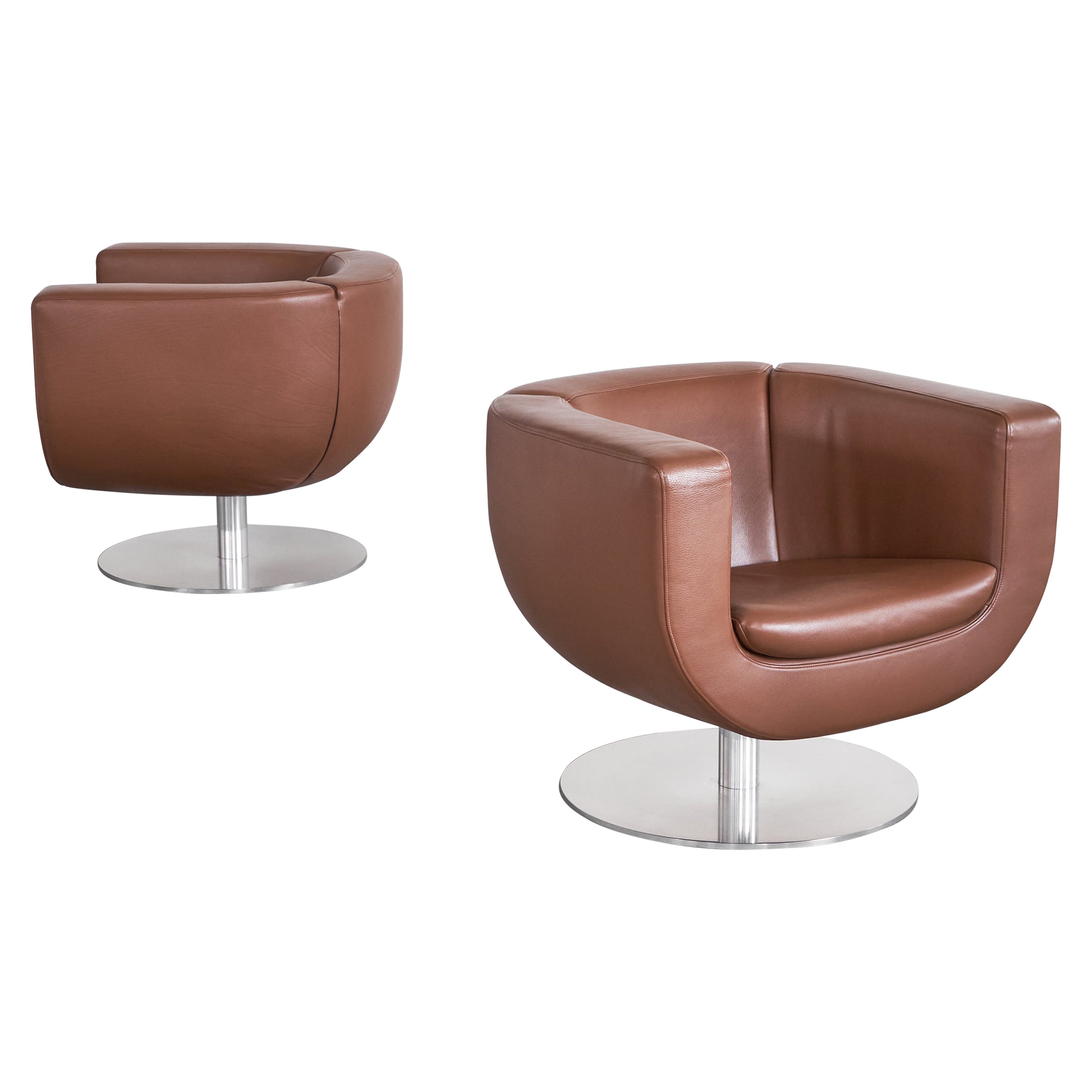 B&B Italia Pair of 'Tulip' Swivel Club Chairs in Brown Leather   For Sale