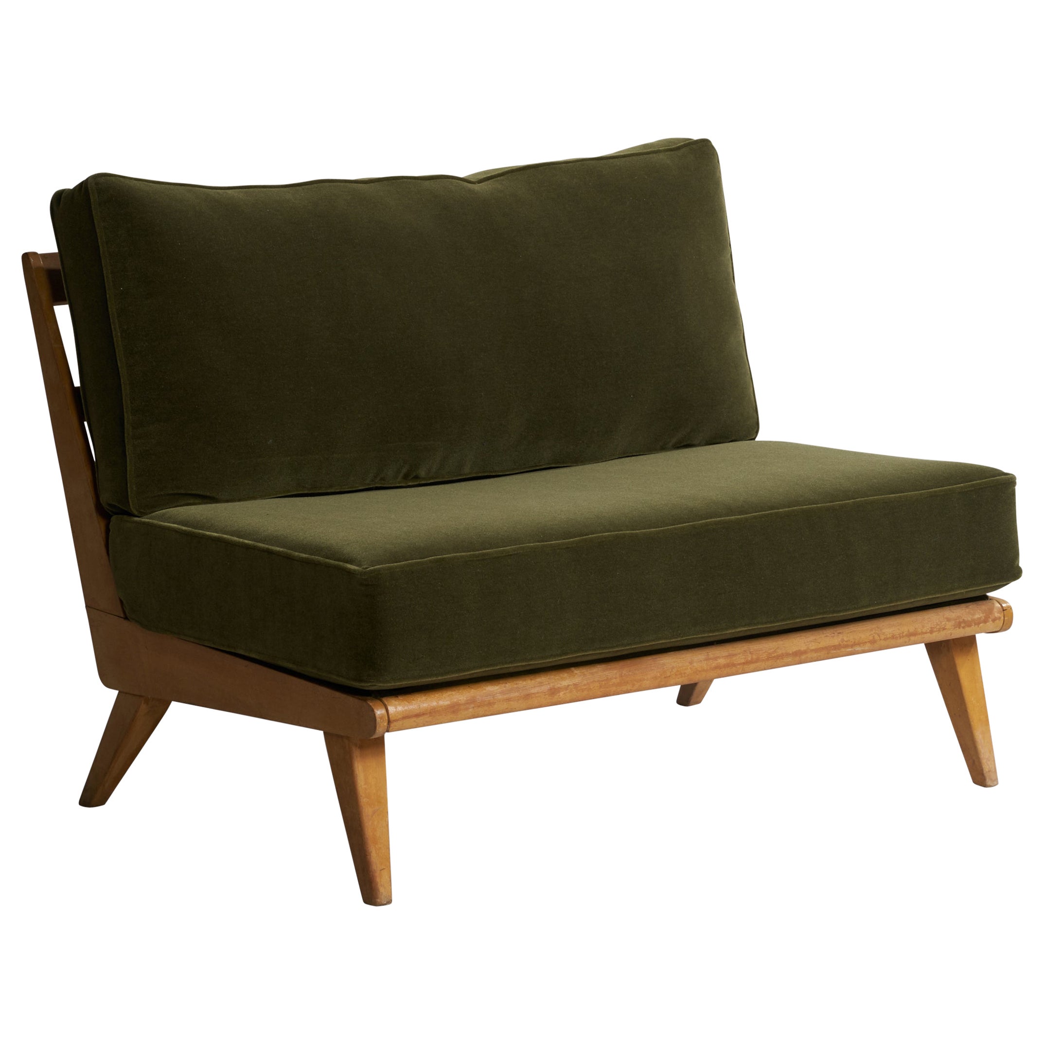 Heywood Wakefield, Settee, Maple, Mohair, USA, 1950s For Sale