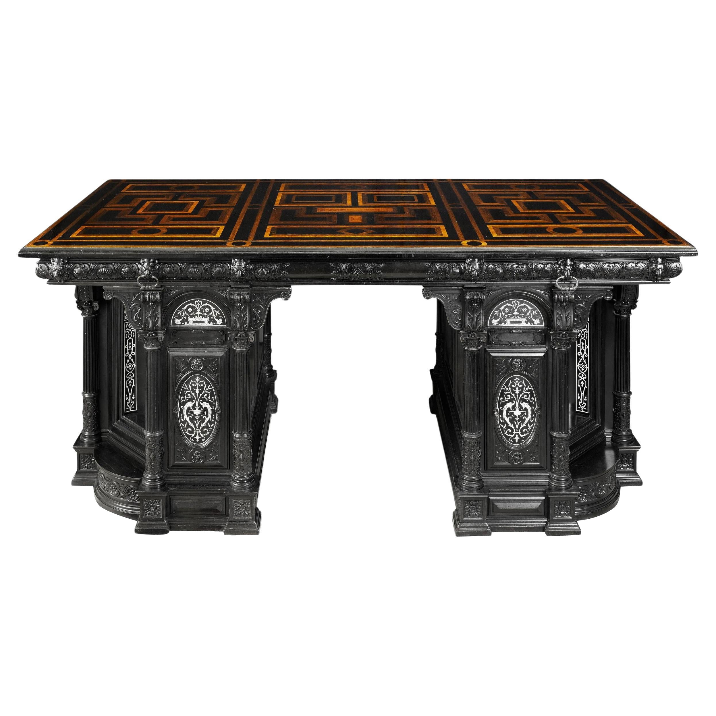 Grand bureau double face de style Renaissance avec secrets de Leglas-Maurice