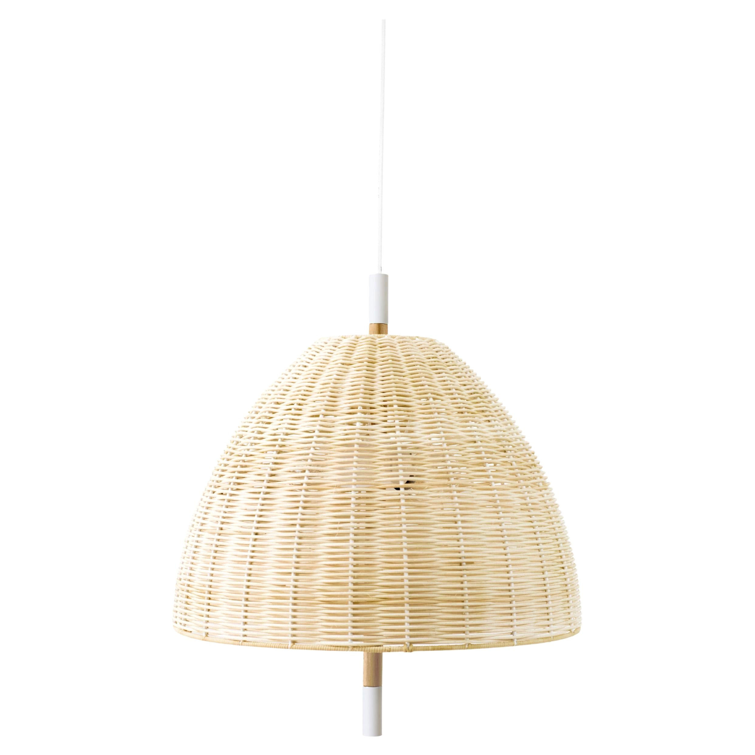 Contemporary, Handmade Suspension Lamp Natural Rattan, White, Mediterranean Objects en vente