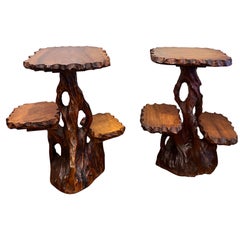 Paire de tables vintage en bois sculpté
