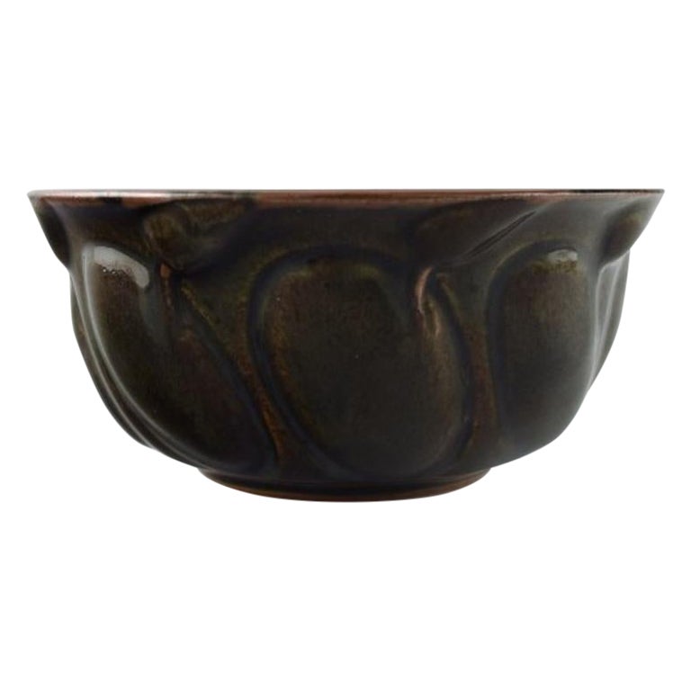 Axel Salto for Royal Copenhagen. Stoneware bowl, modelled in organic form, 1958 For Sale