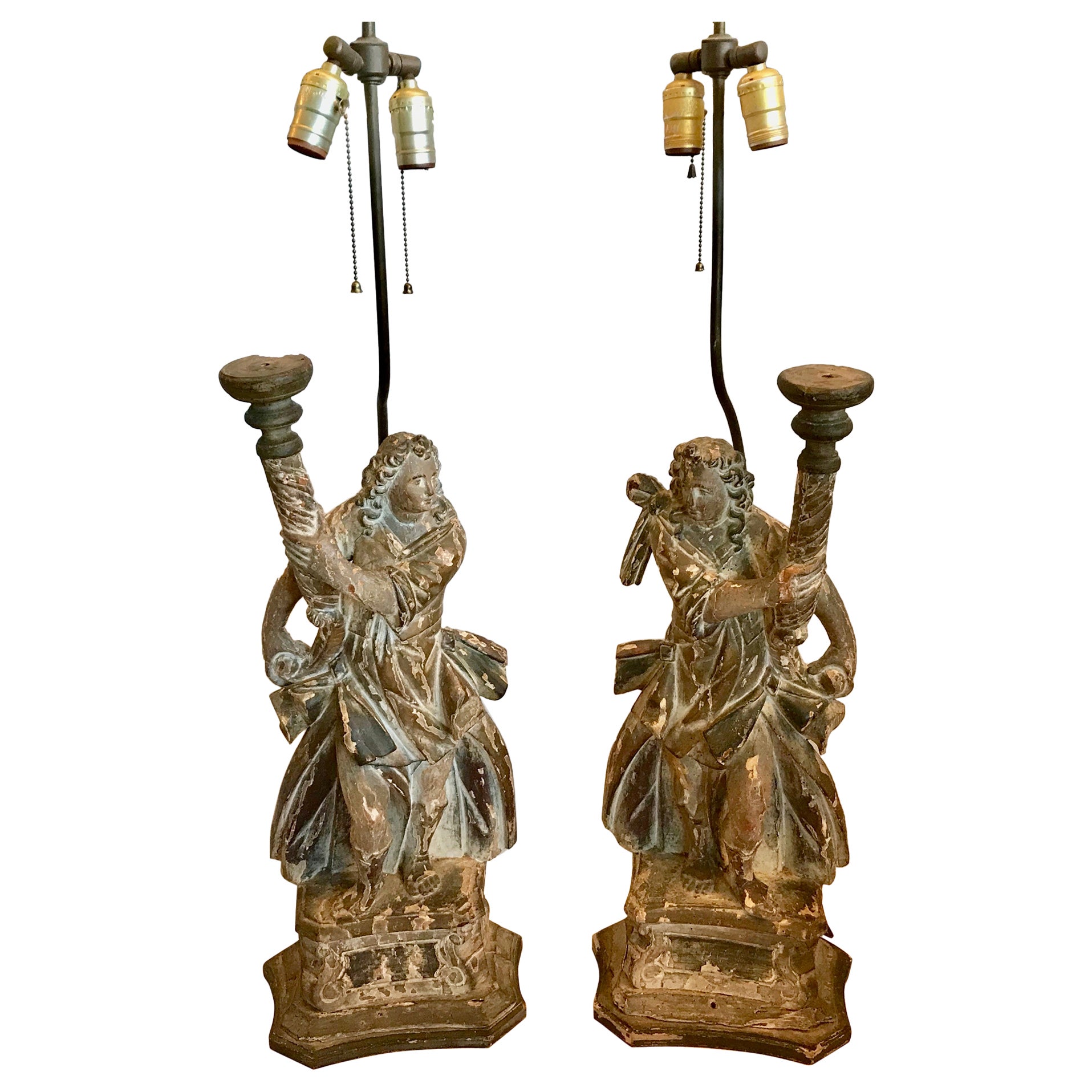 Paar italienische figurale italienische Prickets des 17. Jahrhunderts, jetzt als Lampen montiert