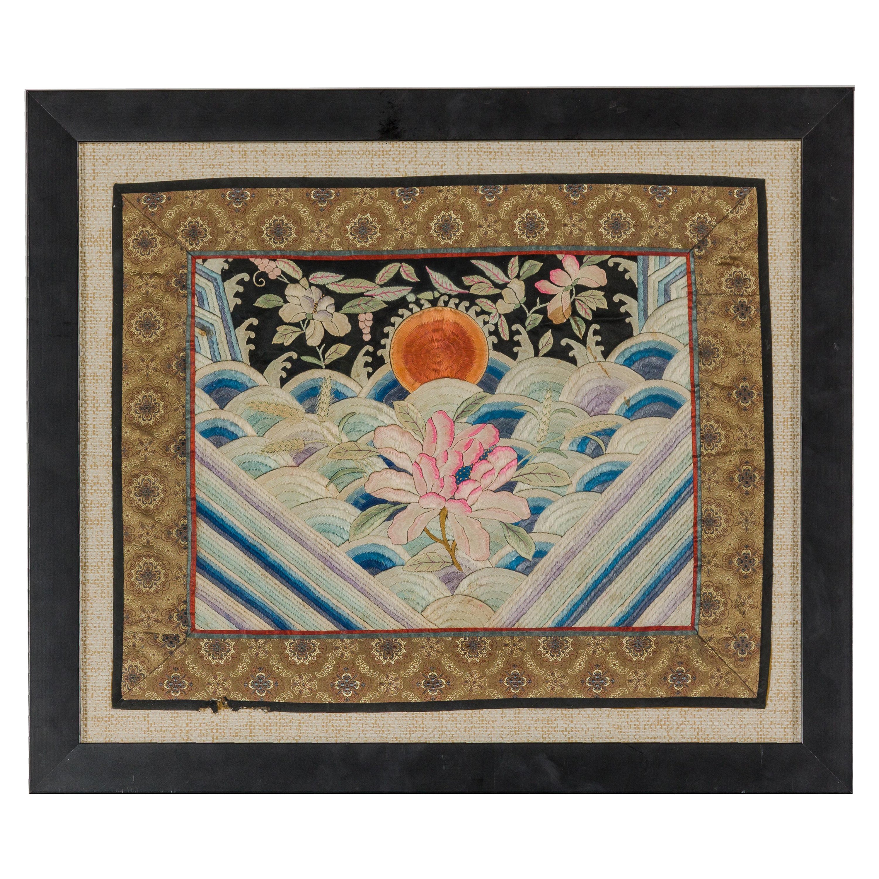 Tela de seda china vintage con motivo de flores y sol en marco negro personalizado en venta