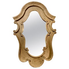 20ème siècle  Mid Century Large Hand Painted Carved Wood Mirror (Miroir en bois sculpté peint à la main)