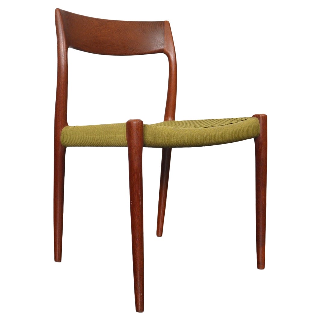 Møller Model 77 Dining Chair In Teak With Original Woven Wool Seat For Sale