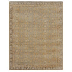 Rug & Kilim's Khotan Samarkand Style Rug with Florals and Cloudband Borders (tapis de style Khotan Samarkand avec des fleurs et des bordures en forme de nuages)