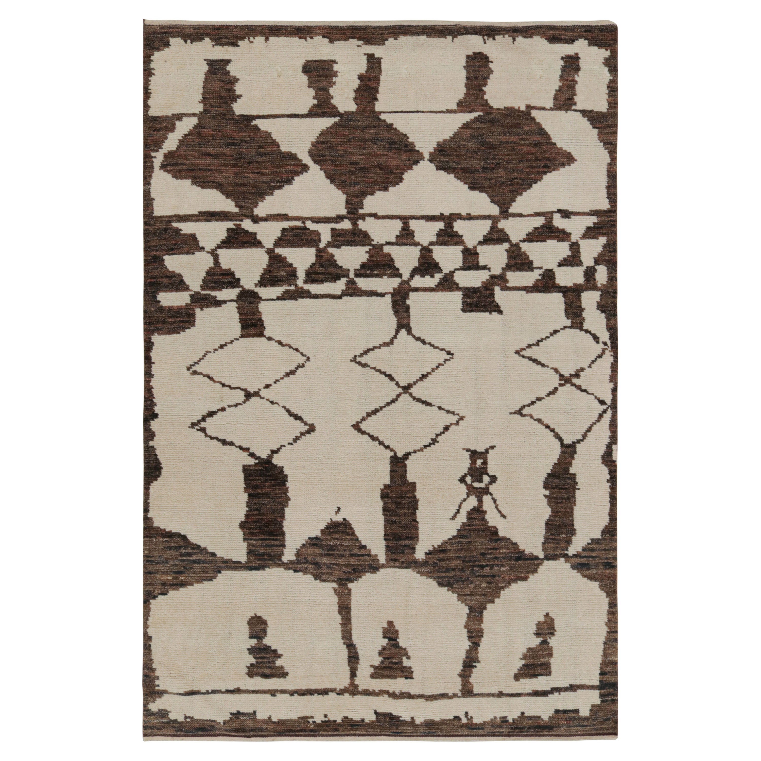 Rug & Kilim’s Contemporary Moroccan Style Geometric Rug in Beige-Brown For Sale