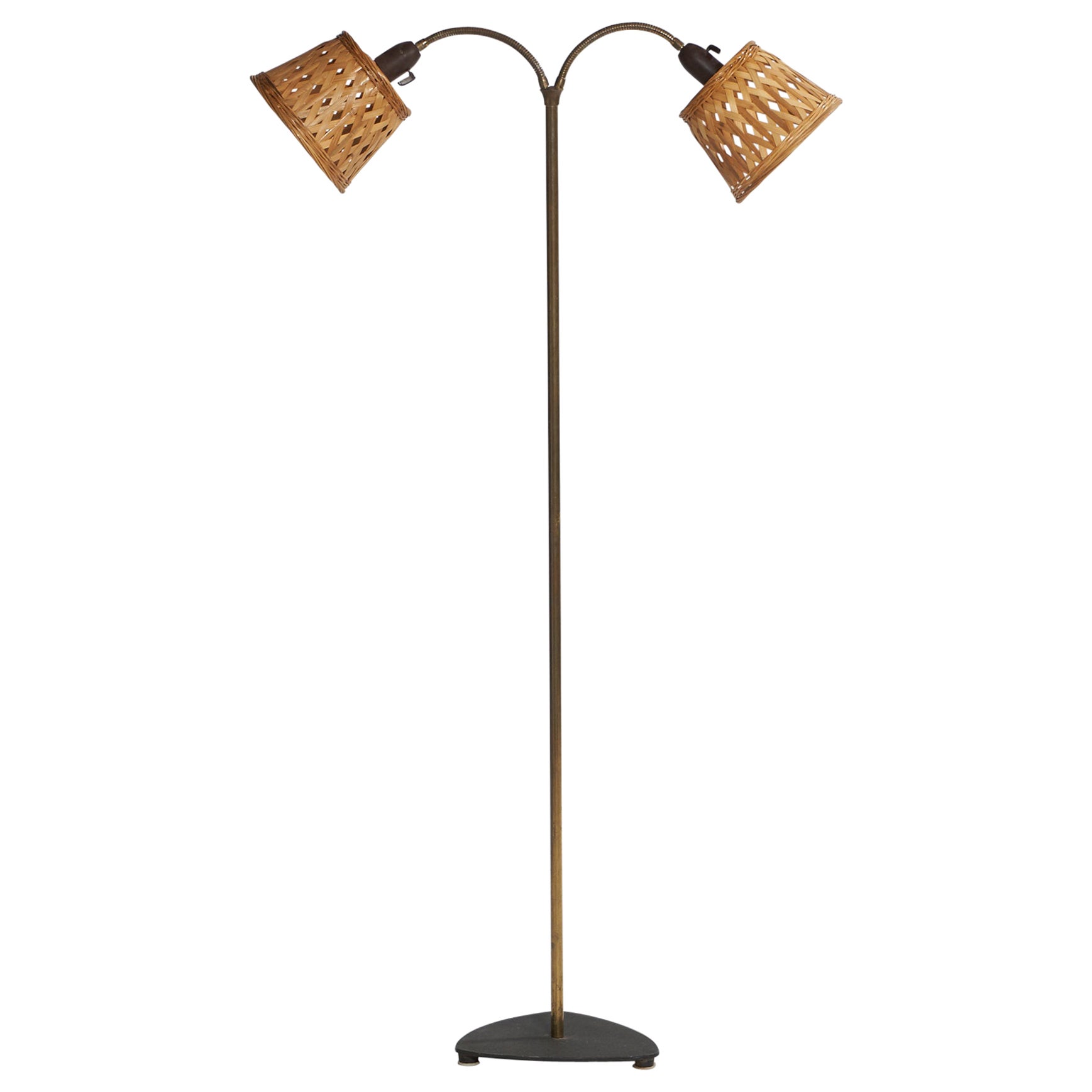 Lampadaire de designer danois, laiton, fer, bakélite, rotin, Danemark, années 1940