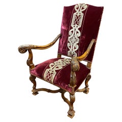 Grand fauteuil de style Louis XIII, en noyer, du 19ème siècle. Nouveau tissu