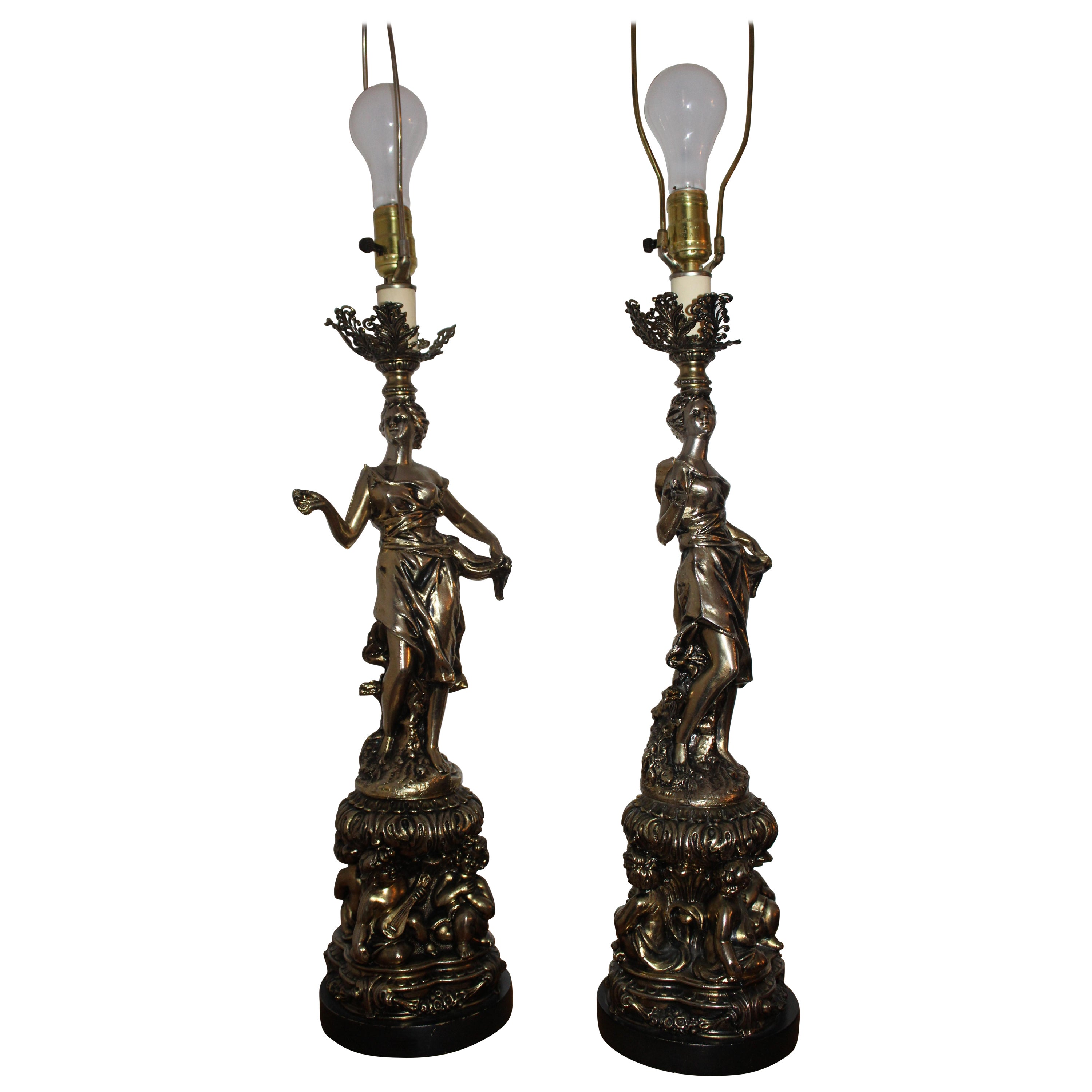 Paar Jugendstil-Damenlampen aus den 1930er Jahren im Angebot