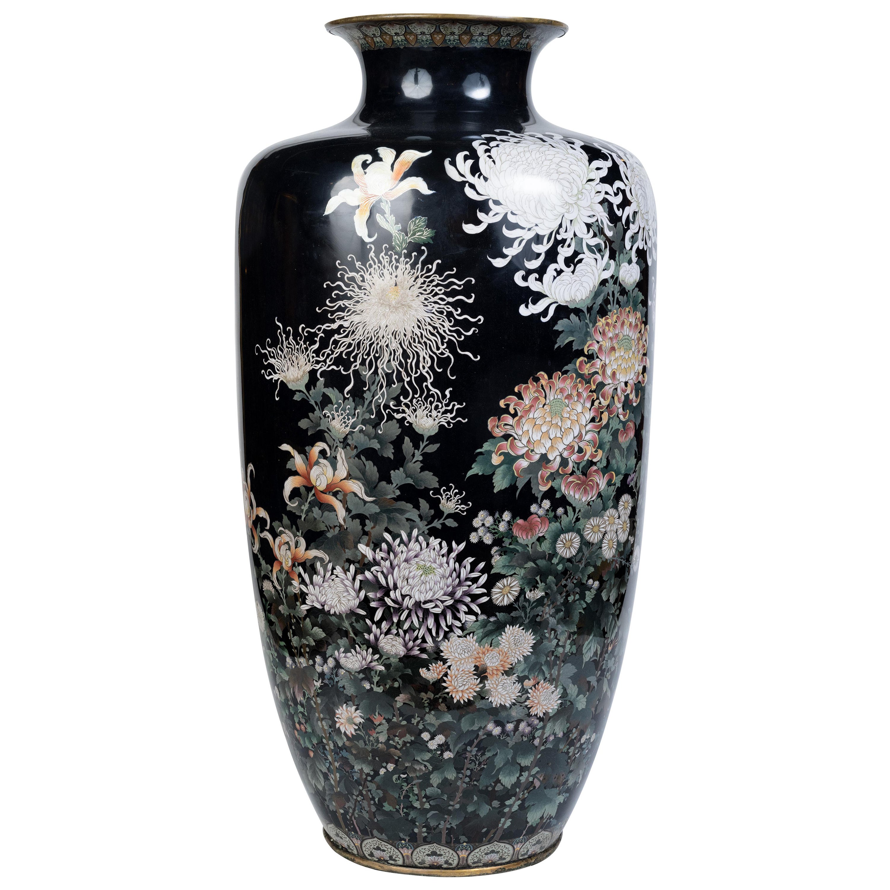 Monumental jarrón japonés de esmalte cloisonné, atribuido a Hayashi Kodenji