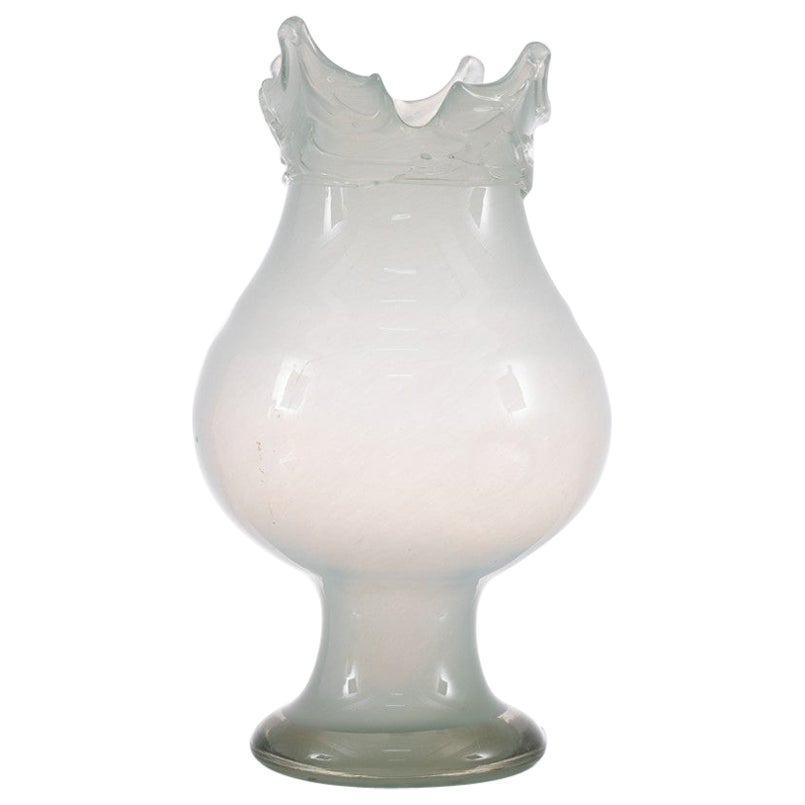 Archimedes Seguso imperial unique and rare lattimo glass vase. 1955-1960 For Sale