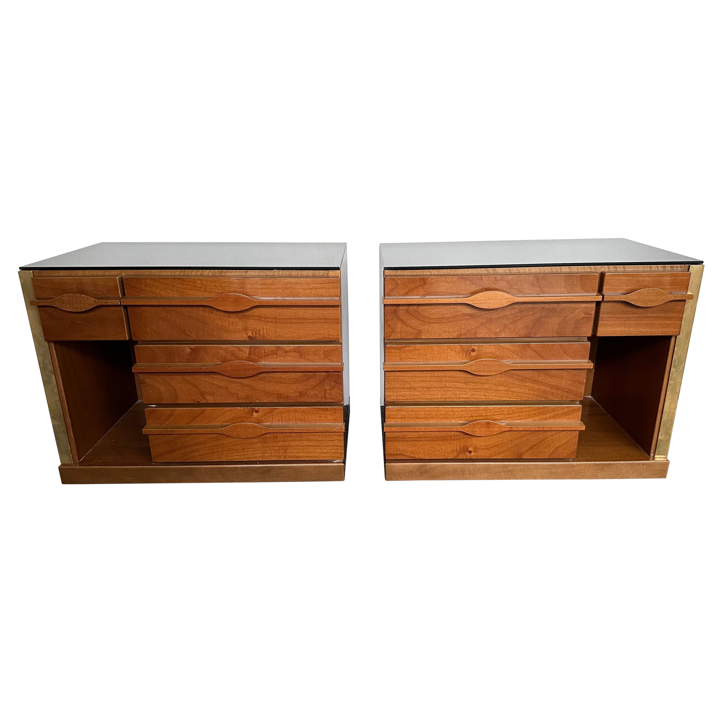 Mid-Century Modern Pair of Wood Brass Mirror Nightstands. Italy, 1970s For Sale