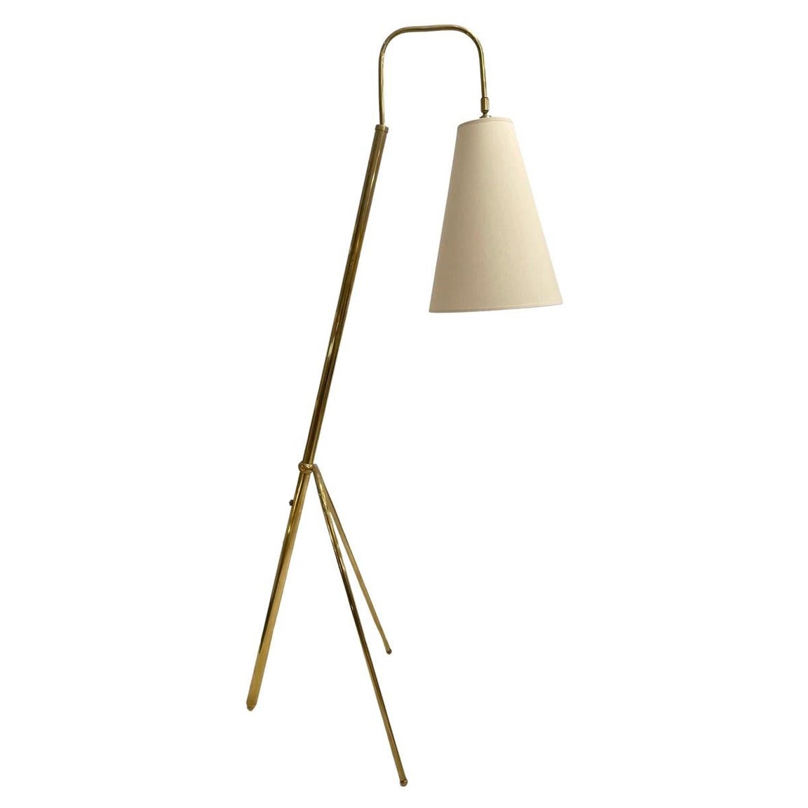 Floor lamp in polished brass France, circa 1960 For Sale